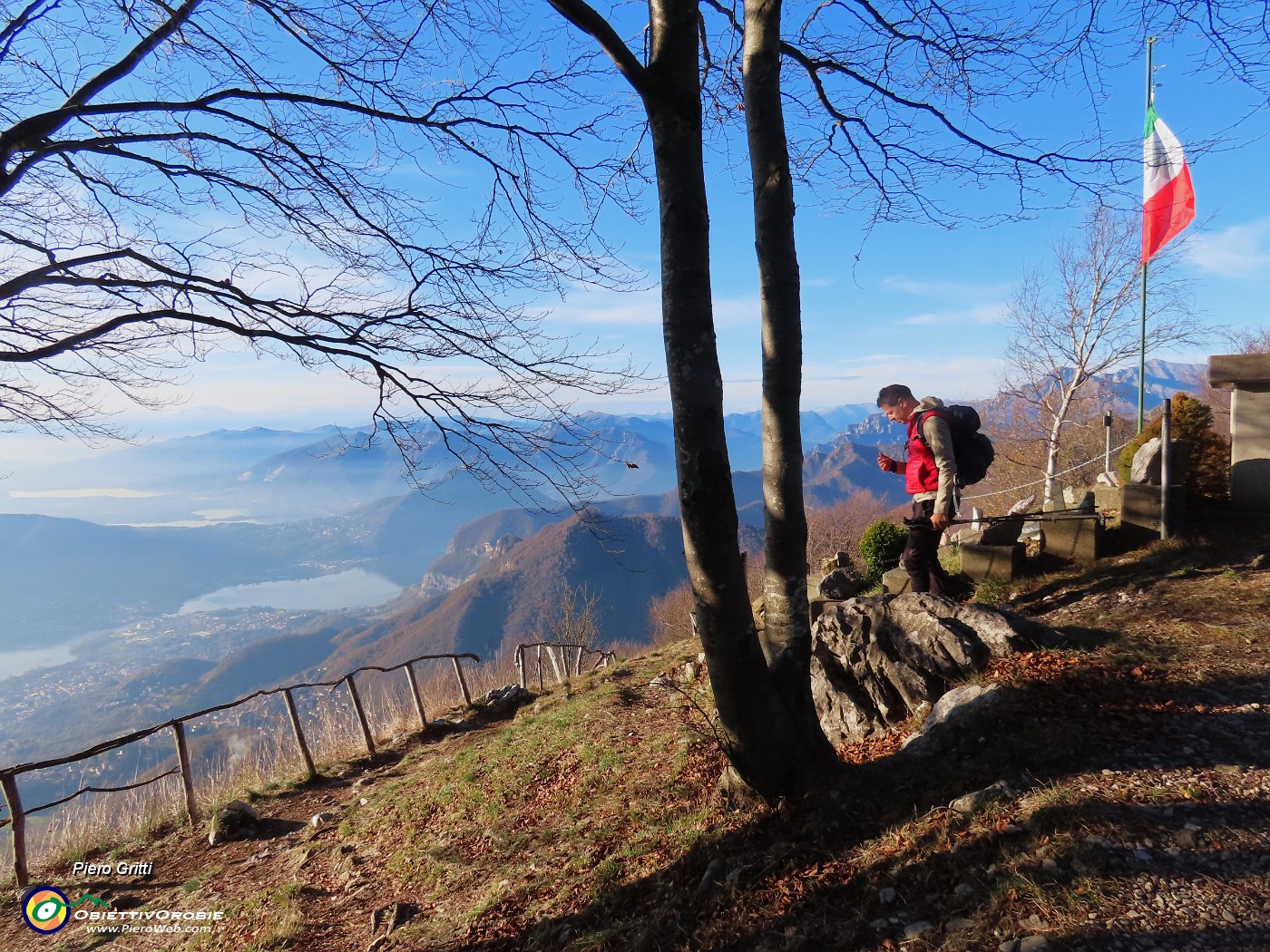 58 Al calar del sole godiamo i panorami.JPG